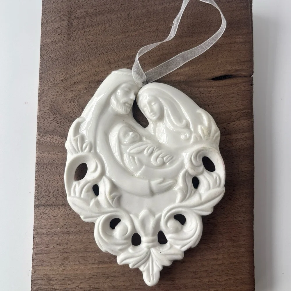 Midwest Seasons Ceramic White Nativity Jesus Mary Joseph ornament‎ Christmas